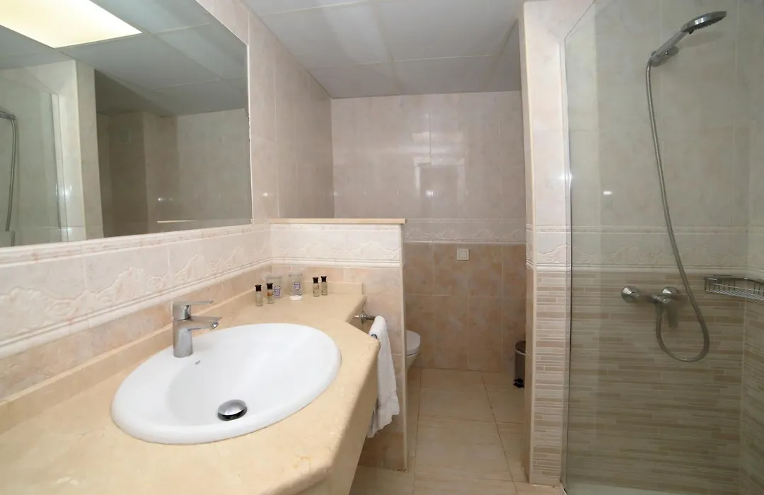 Hotel Apartamentos Pyr Fuengirola-1