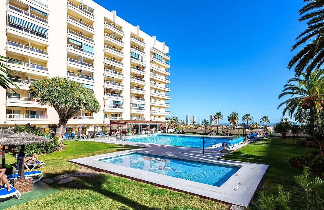 Hotel Apartamentos Pyr Fuengirola-1